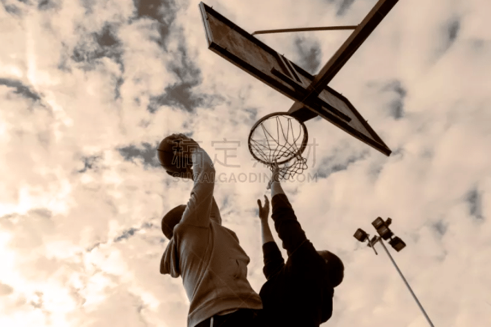 希勒：利物浦买前锋凯恩是个好选择 他回英超很有机会破我纪录